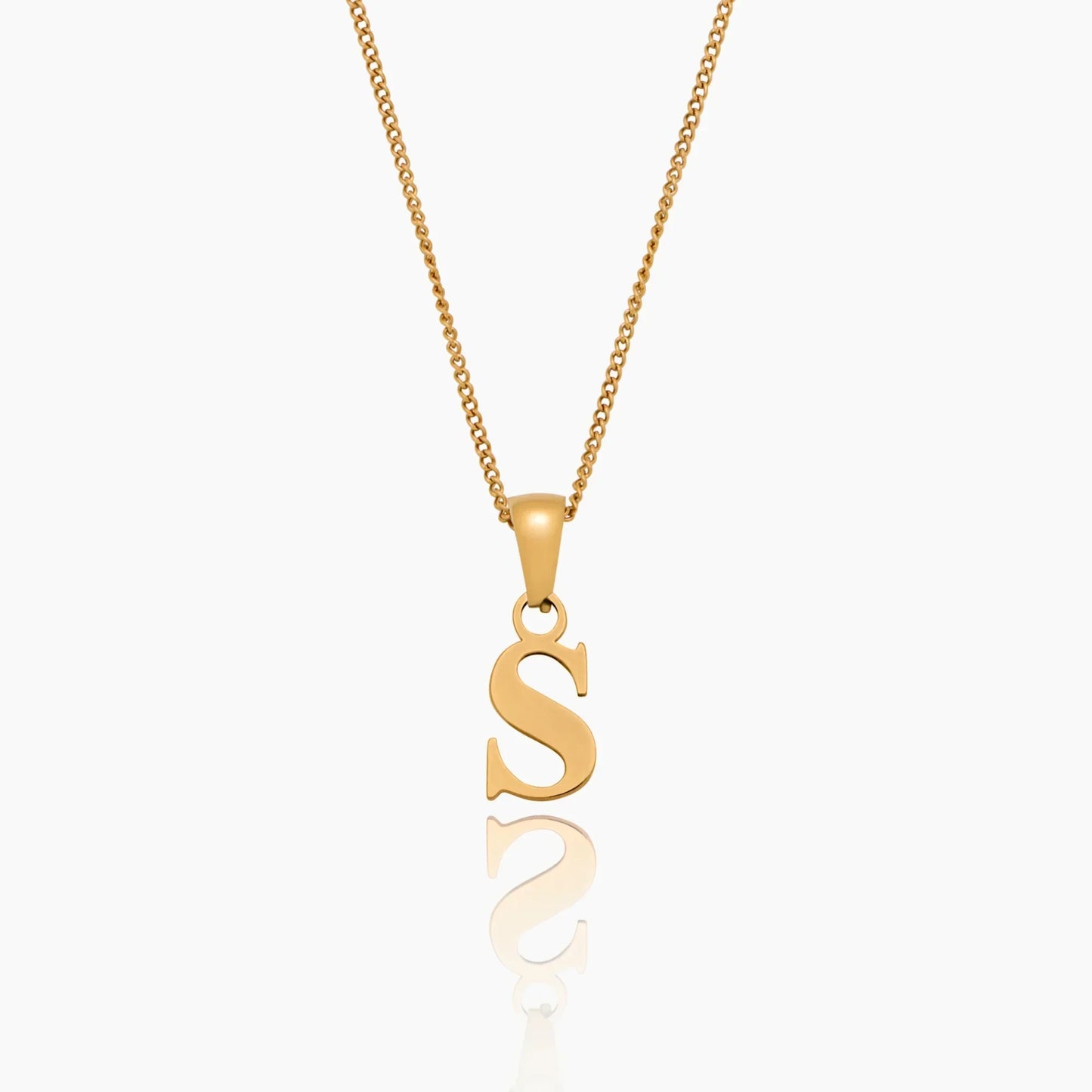Goldene Halskette mit Initiale