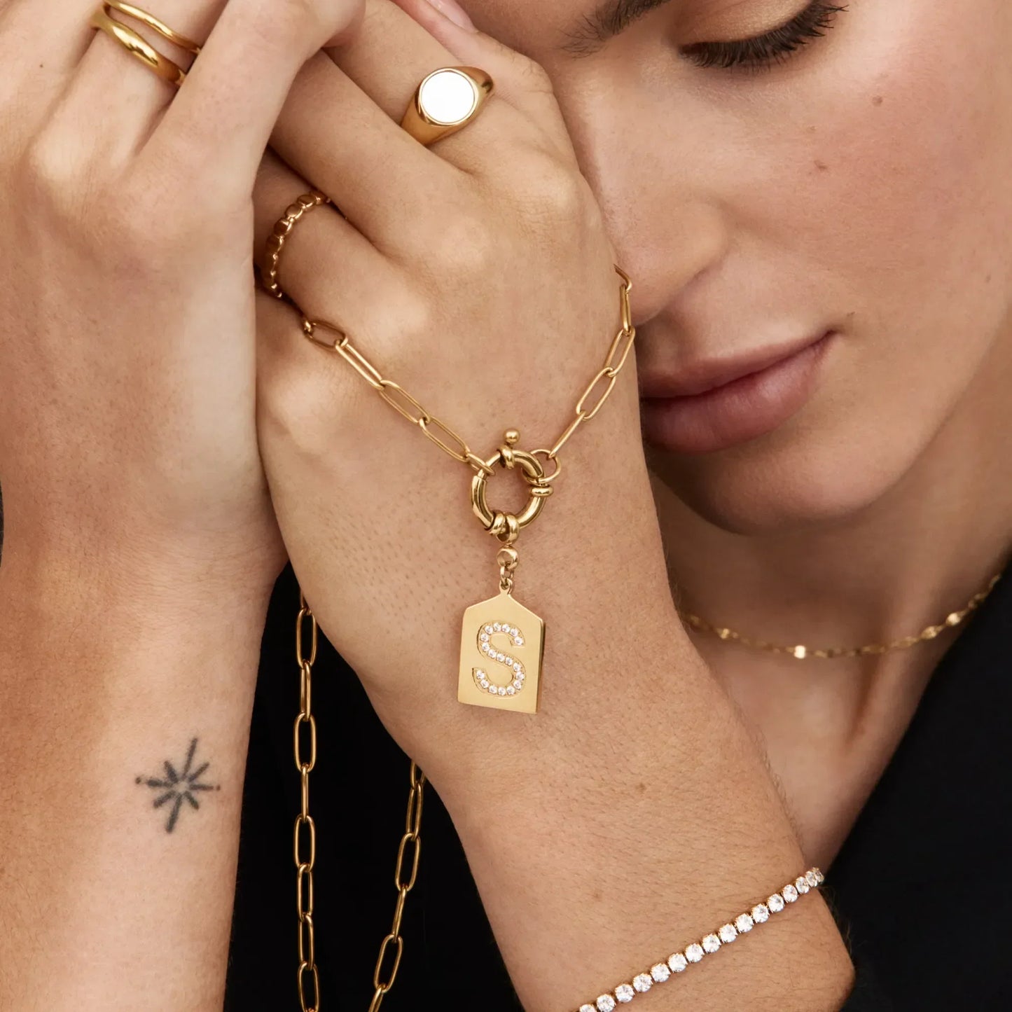 Kette mit Initiale-Anhänger Pavé
