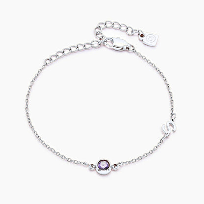 Seitlich gefasstes Initial-Geburtsstein-Armband